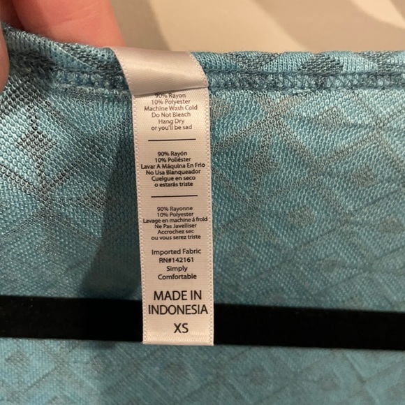 Lularoe Classic T top size XS - Picture 4 of 4